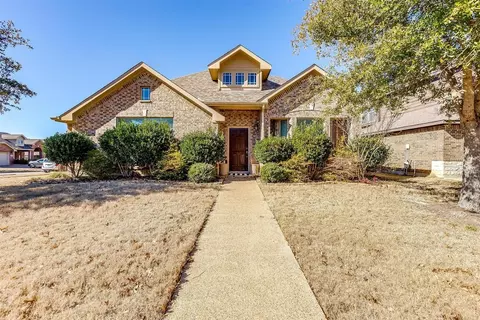 5256 Smokey Ridge Dr, Fort Worth, TX 76123