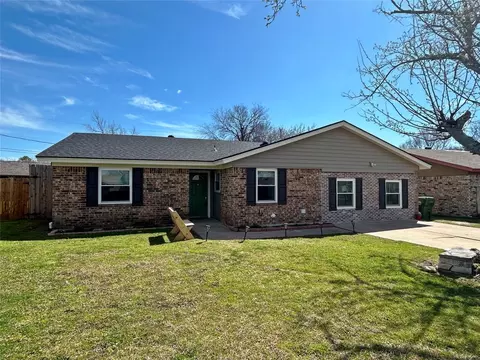 6236 Douglas Dr, Watauga, TX 76148