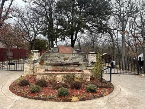 116 Oak Hills Dr, Pottsboro, TX 75076