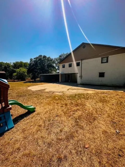 8013 Ella Young Dr, Lakeside, TX 76135
