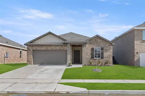 8308 Hawkview Dr, Fort Worth, TX 76179