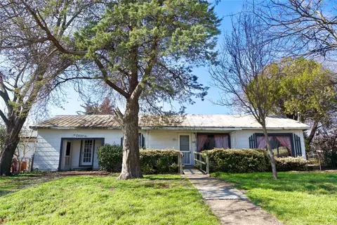 311 N Elm St, Muenster, TX 76252