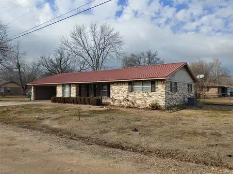 332 Bevill St, Deport, TX 75435