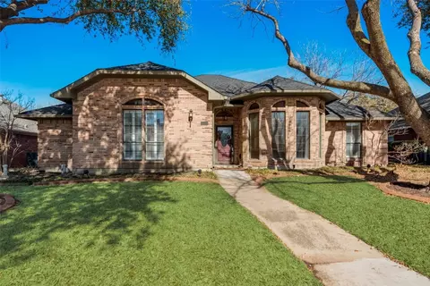 2523 Belmeade Dr, Carrollton, TX 75006