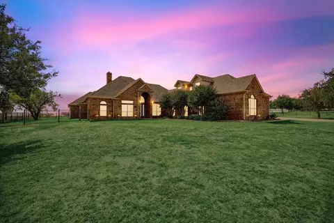 156 Serrano Ct, Weatherford, TX 76087