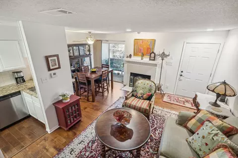 5740 Martel Ave #B8, Dallas, TX 75206