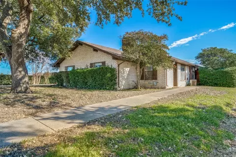 1450 Pinnacle Peak Dr, Desoto, TX 75115