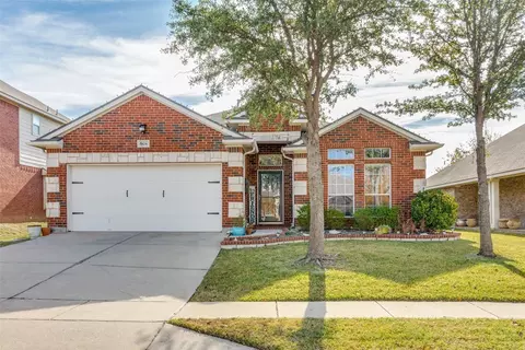 10236 Ash Creek Ln, Fort Worth, TX 76177