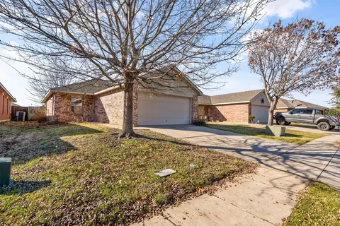 5824 Mountain Stream Trl, Fort Worth, TX 76244