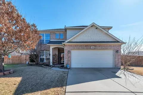 9916 Bend Ct, Fort Worth, TX 76177