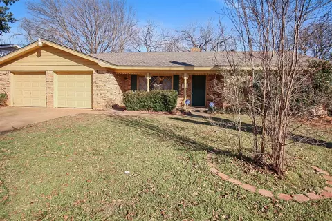 1521 Holt St, Fort Worth, TX 76103