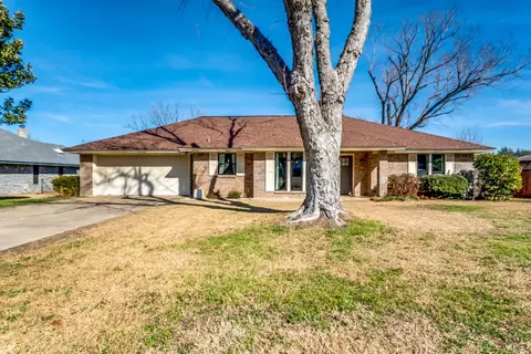 105 Byron Nelson St, Stephenville, TX 76401