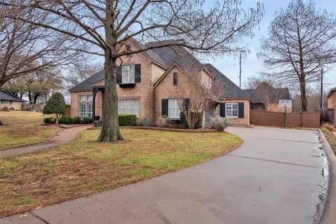 2419 Meadows Ln, Sherman, TX 75092