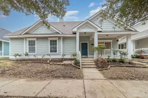 1231 Port Royal Ct, Savannah, TX 76227