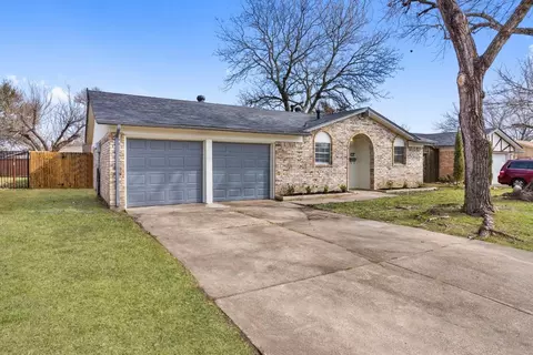 1922 Northlake Dr, Garland, TX 75040