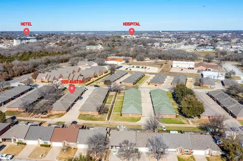 920 Austin Ct, Weatherford, TX 76086