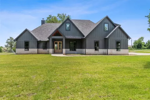 120 Helen St, Gun Barrel City, TX 75156