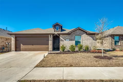2300 Myrtle Beach Dr, Fort Worth, TX 76108