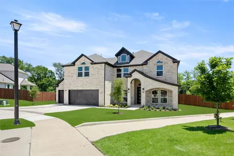 2818 White Plains Dr, Midlothian, TX 76065