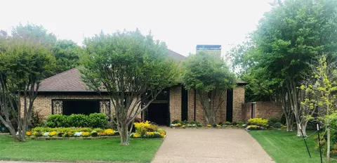 6539 Brook Lake Dr, Dallas, TX 75248