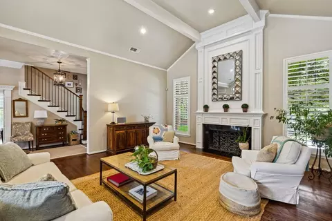 9221 Moss Haven Dr, Dallas, TX 75231