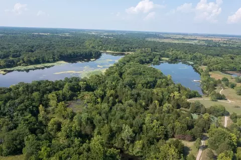 1077 Canyon Lake Rd, Wills Point, TX 75169