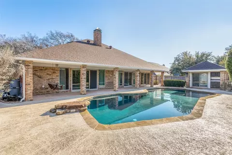 2714 Shadow Wood Dr, Arlington, TX 76006