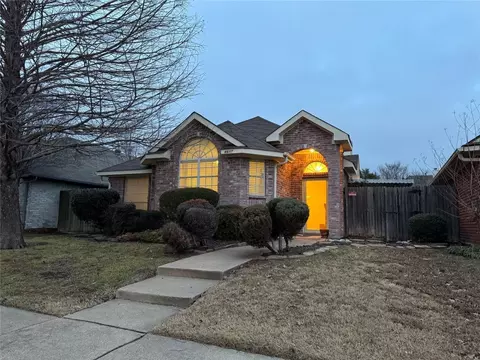 6617 White Oak Dr, Rowlett, TX 75089