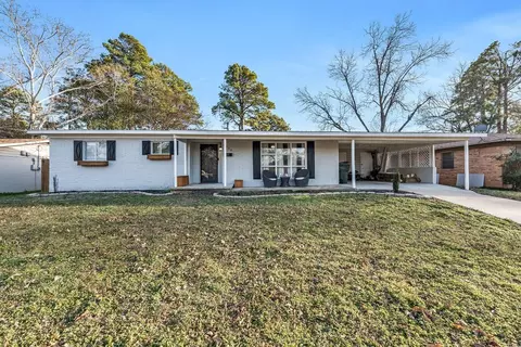 3129 Rollingwood Dr, Tyler, TX 75701