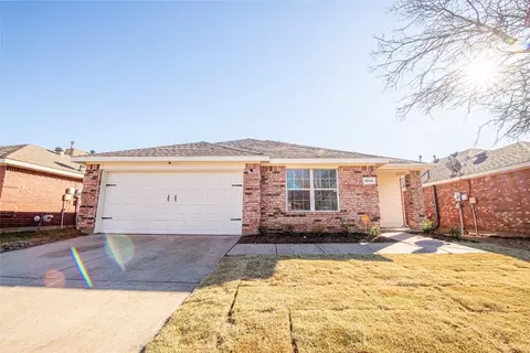 8554 Prairie Fire Dr, Fort Worth, TX 76131