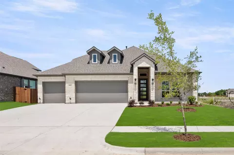 699 Majestic Oak Ln, Waxahachie, TX 75165
