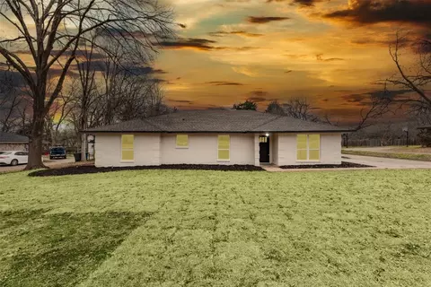 321 Shadowwood Trl, Ovilla, TX 75154