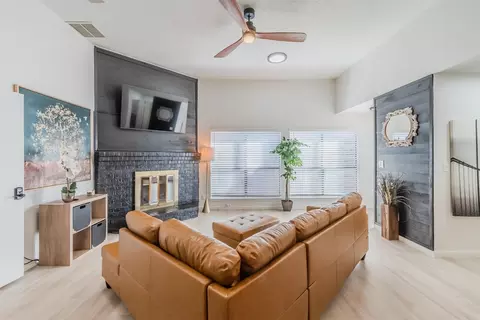530 W Warrior Trl, Grand Prairie, TX 75052
