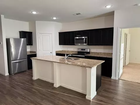 Kitchen - 735 Devonshire Dr, Lavon, TX 75166 photo 4 of 4