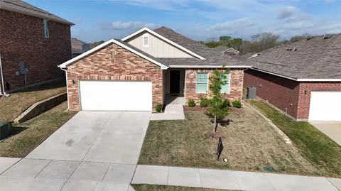 Exterior - 735 Devonshire Dr, Lavon, TX 75166 photo 1 of 7