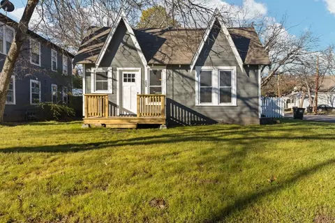 307 N Robinson St, Cleburne, TX 76031