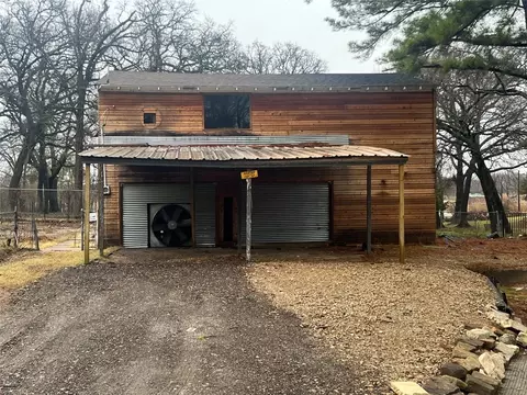 9719 Shawnee Ln, Quinlan, TX 75474