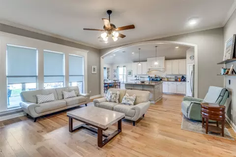 4172 Carolyn Rd, Fort Worth, TX 76109