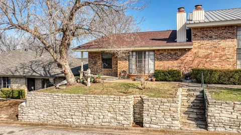 1127 S Rusk St, Weatherford, TX 76086