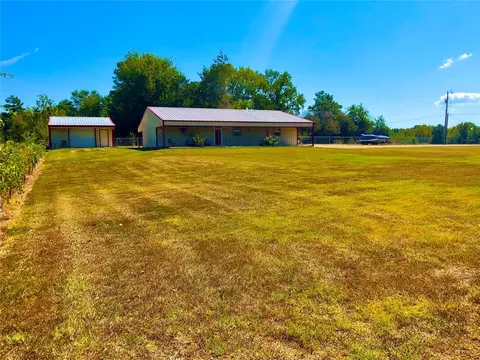 639 SE 4th, Bogata, TX 75417