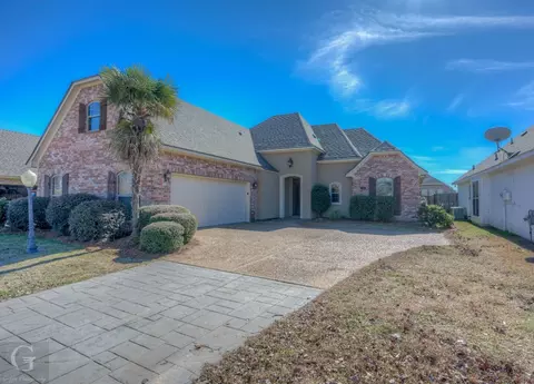 779 Dumaine Dr, Bossier City, LA 71111