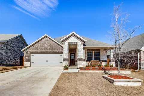 229 Briarwood Ln, Lake Dallas, TX 75065