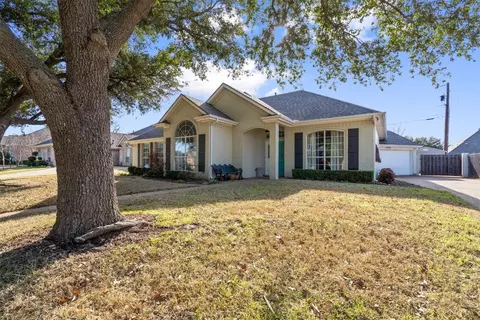702 Brandon Dr, Cleburne, TX 76033 photo 4