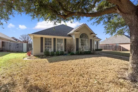 702 Brandon Dr, Cleburne, TX 76033 photo 3