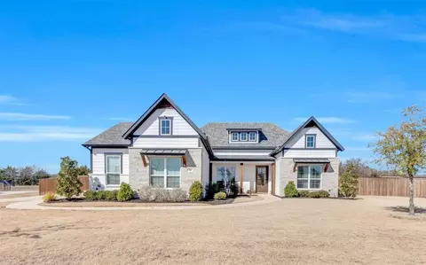 116 Homestead Ln, Waxahachie, TX 75165