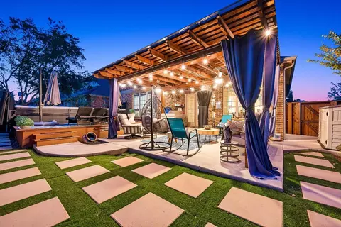 8525 Bayberry Ave, Lantana, TX 76226