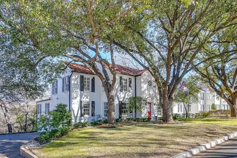 2813 Alton Rd, Fort Worth, TX 76109