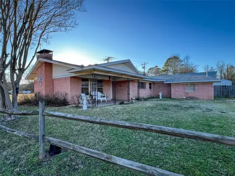 110 Kellyville Cut Off, Jefferson, TX 75657