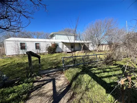155 Highland Cir, Weatherford, TX 76085