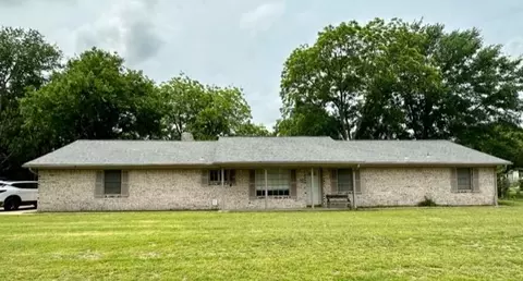 950 Wynne Rd, Wills Point, TX 75169